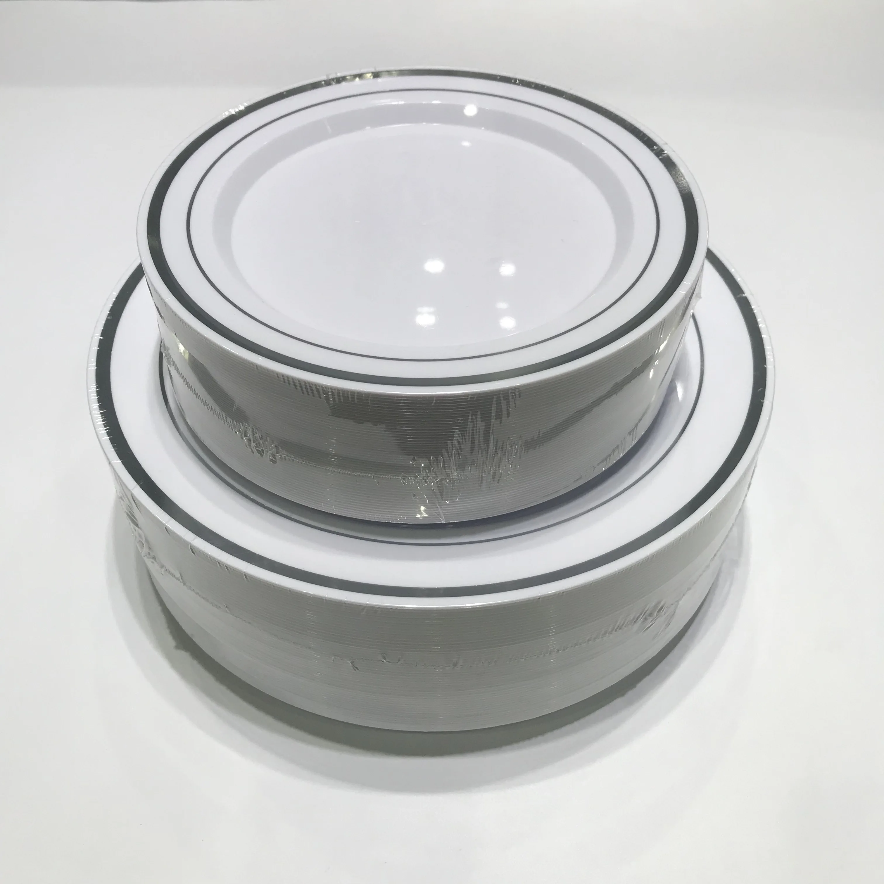 700 Piece Disposable Plastic Tableware for 100 Guests Disposable Silver Dinnerware Set for Wedding