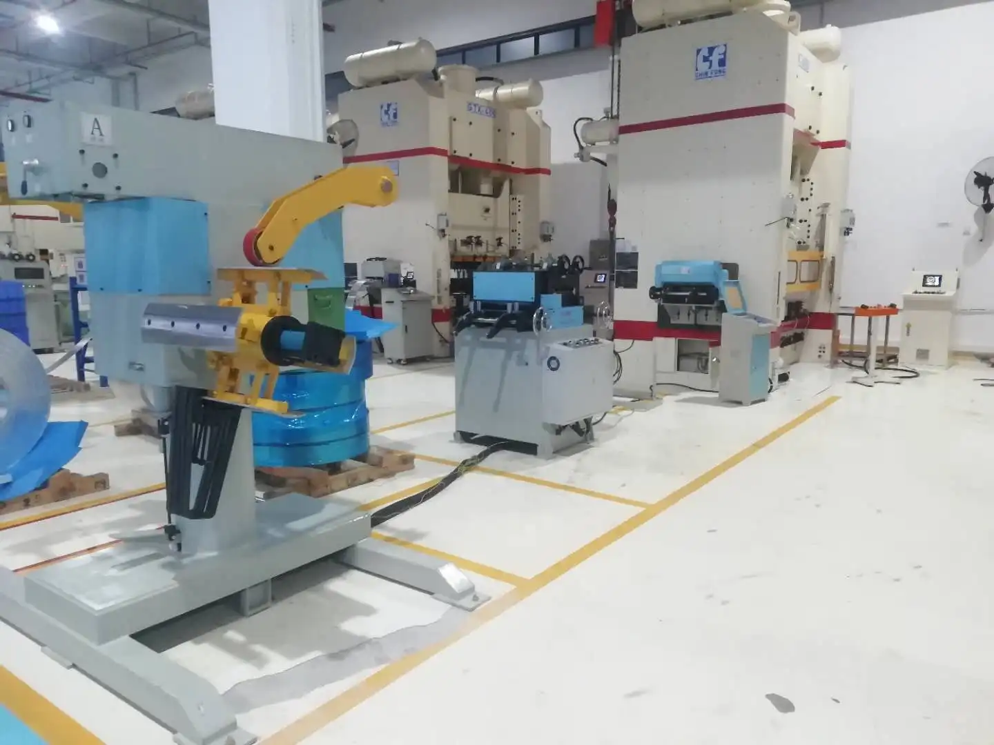 
CE Certification Roll Forming Machine Double Head Hydraulic Decoiler 