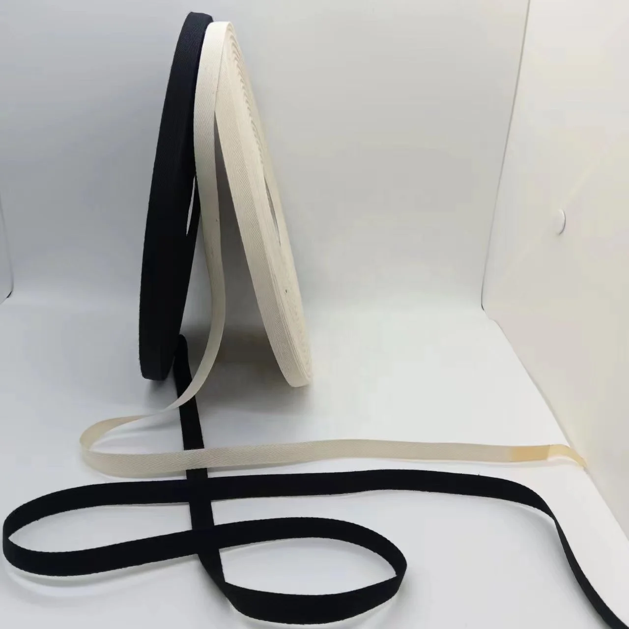 China  factory woven edge cotton herringbone  tape for clothing twill label roll