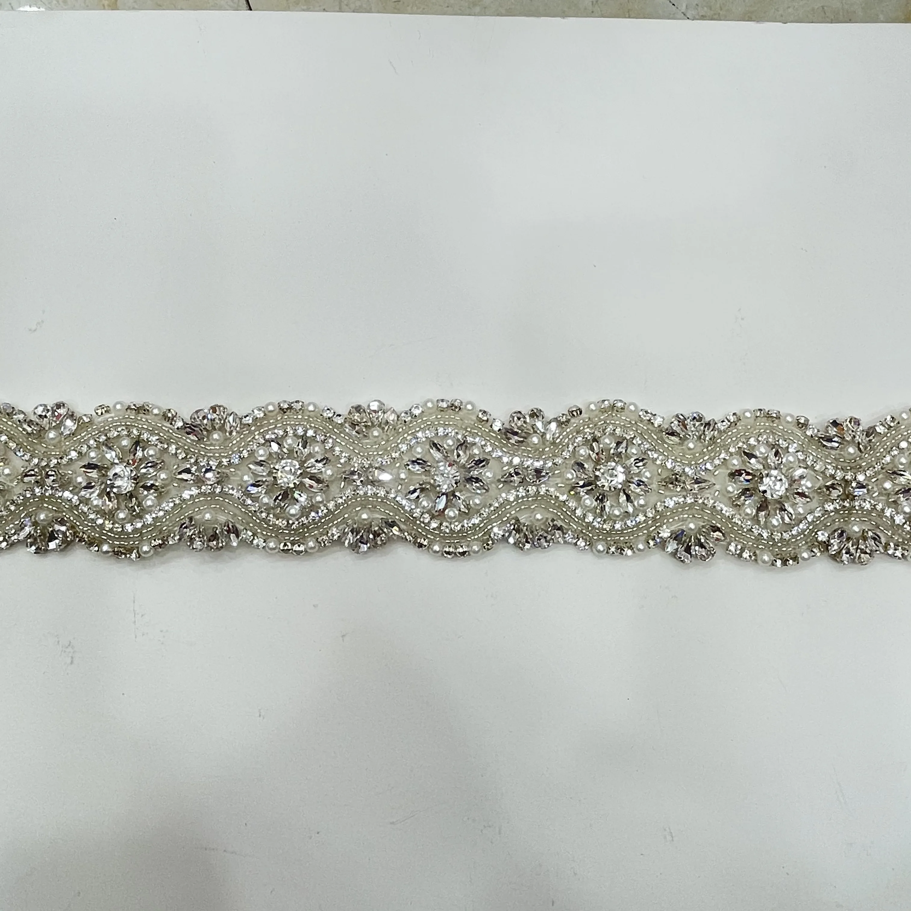 wholesale good quality Glass beaded rhinestone trim