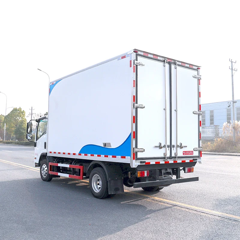 Japan Brand ELF KV600 4x2 Refrigerator Truck 5 Ton Freezer Cooling Truck for Frozen and Seafood Transport