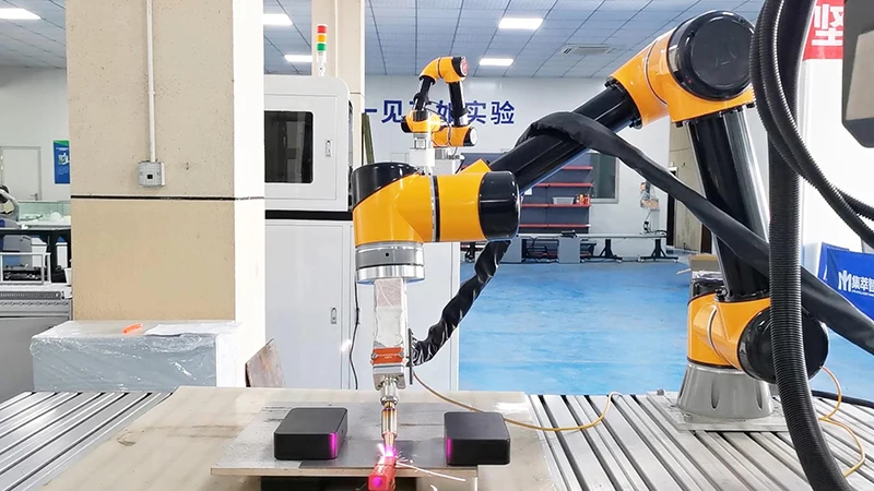 Welding Robot.jpg
