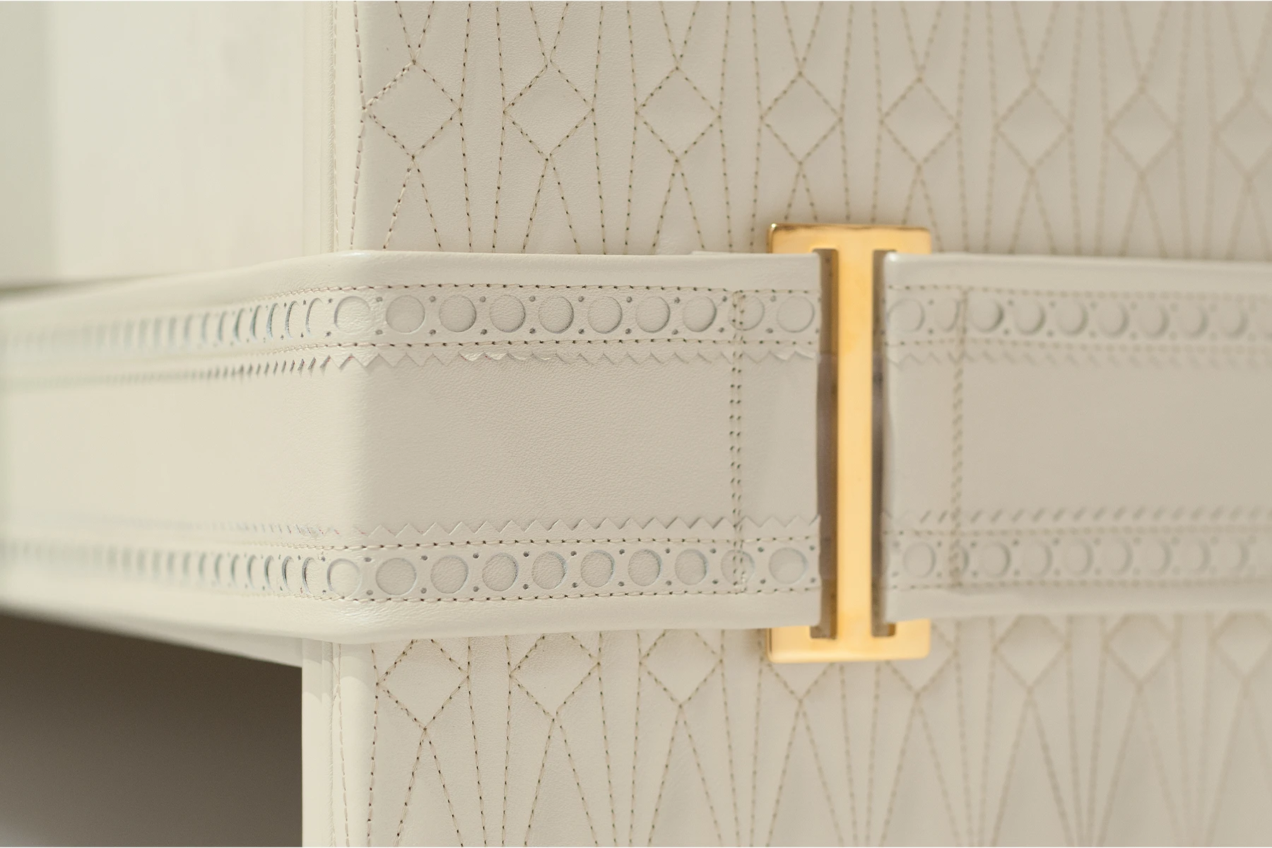 New Factory Customized Lacquered Wood Living Room Tv Unit Storage Leather Embroidered With Rhombuses Tv Stand Cabinet