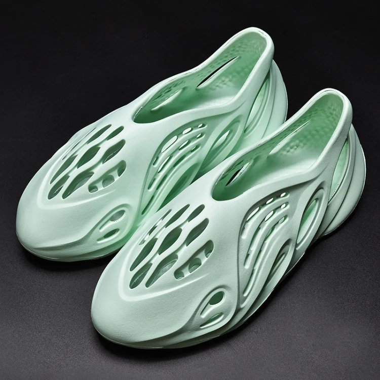 High Quality Yeezy Summer  Sandals Women Men Garden Shoes Lightweight Eva Men Beach Clogs Shoes