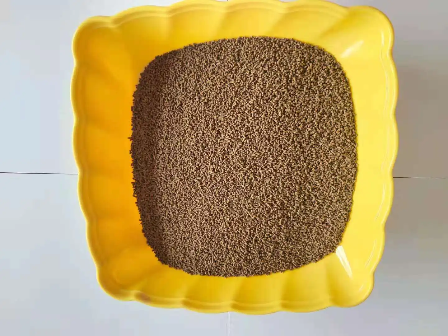 High quality carp feed to promote growth incremental color