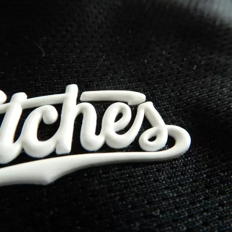 Пользовательский тисненый 3D приподнятый логотип ТПУ и силиконовая теплопередающая этикетка горячего прессования