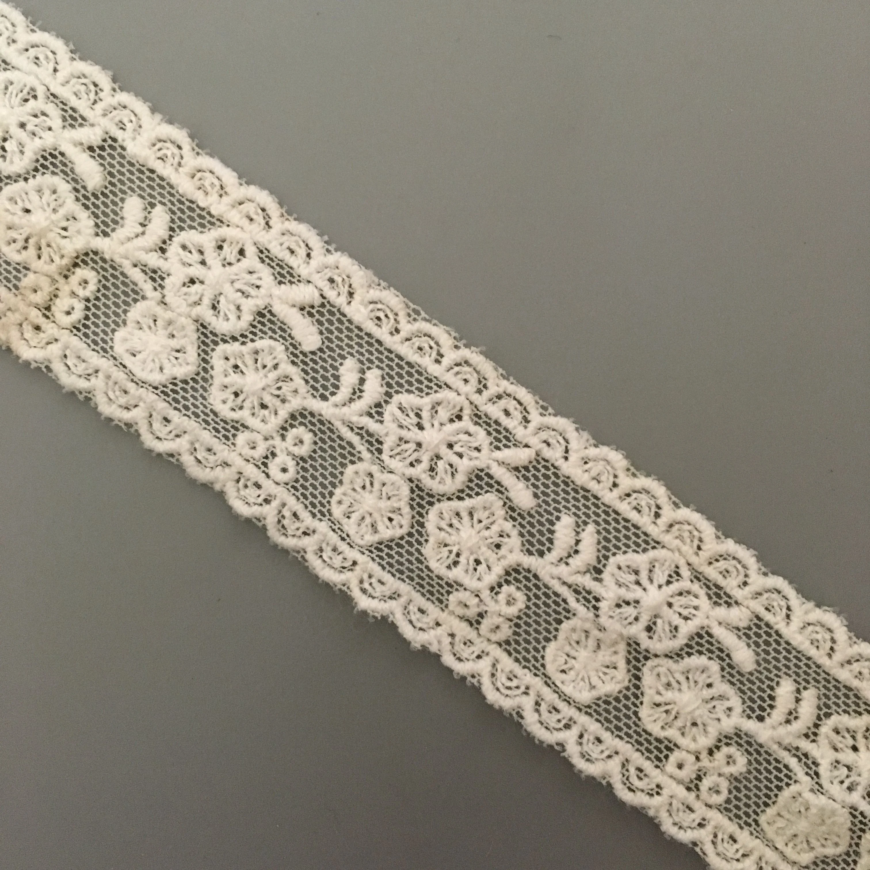 Изготовленные На Заказ Тканевые кружева с прямыми зубчатыми краями