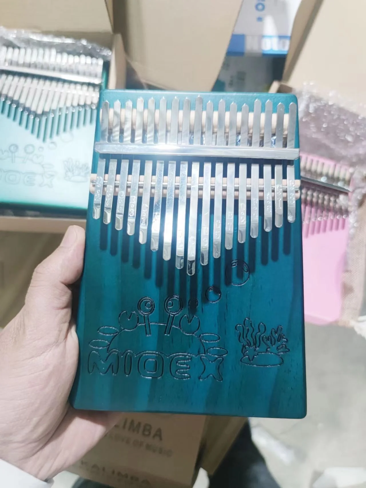 Factory Custom Kalimba Thumb Piano Wood Kalimba 17 key Kalimba cheap price custom beginning musical sapele instrument