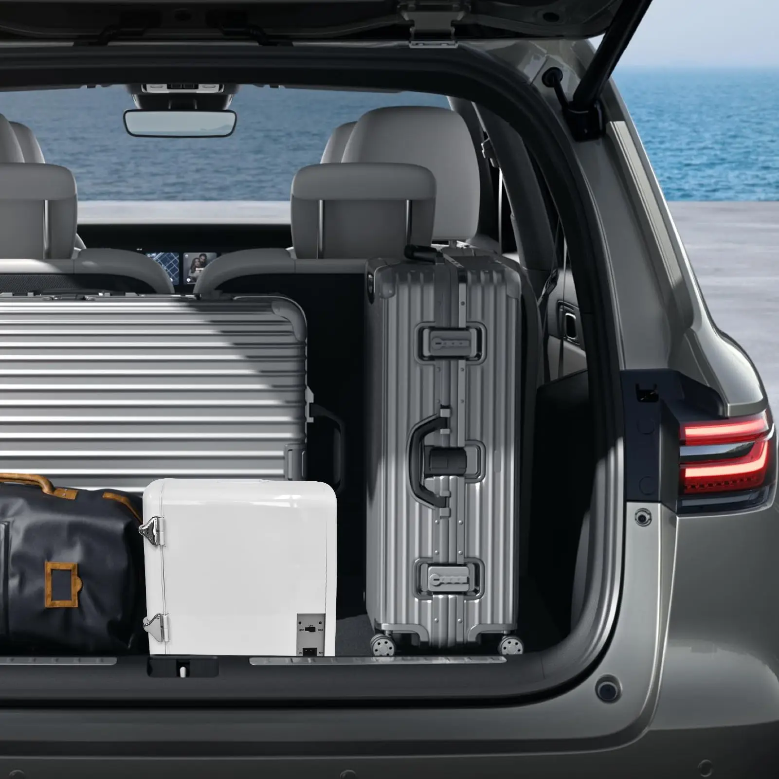 mini fridge 4 L /6 can electric cooler and heater for food, beverage, skin care and cosmetics -