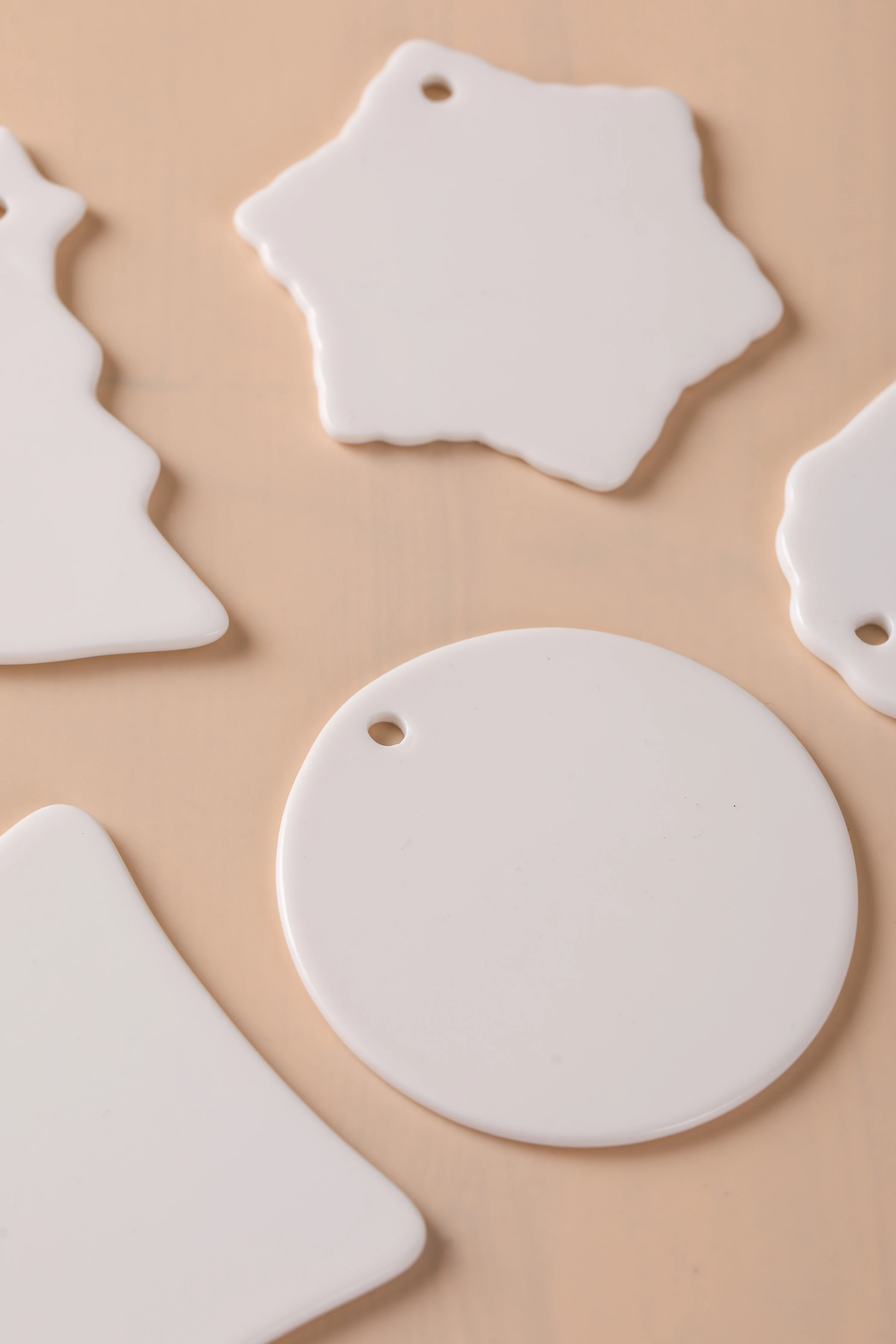 Wholesale Blank White Porcelain Pendant Custom Creative Christmas Ceramic Ornament Pendant