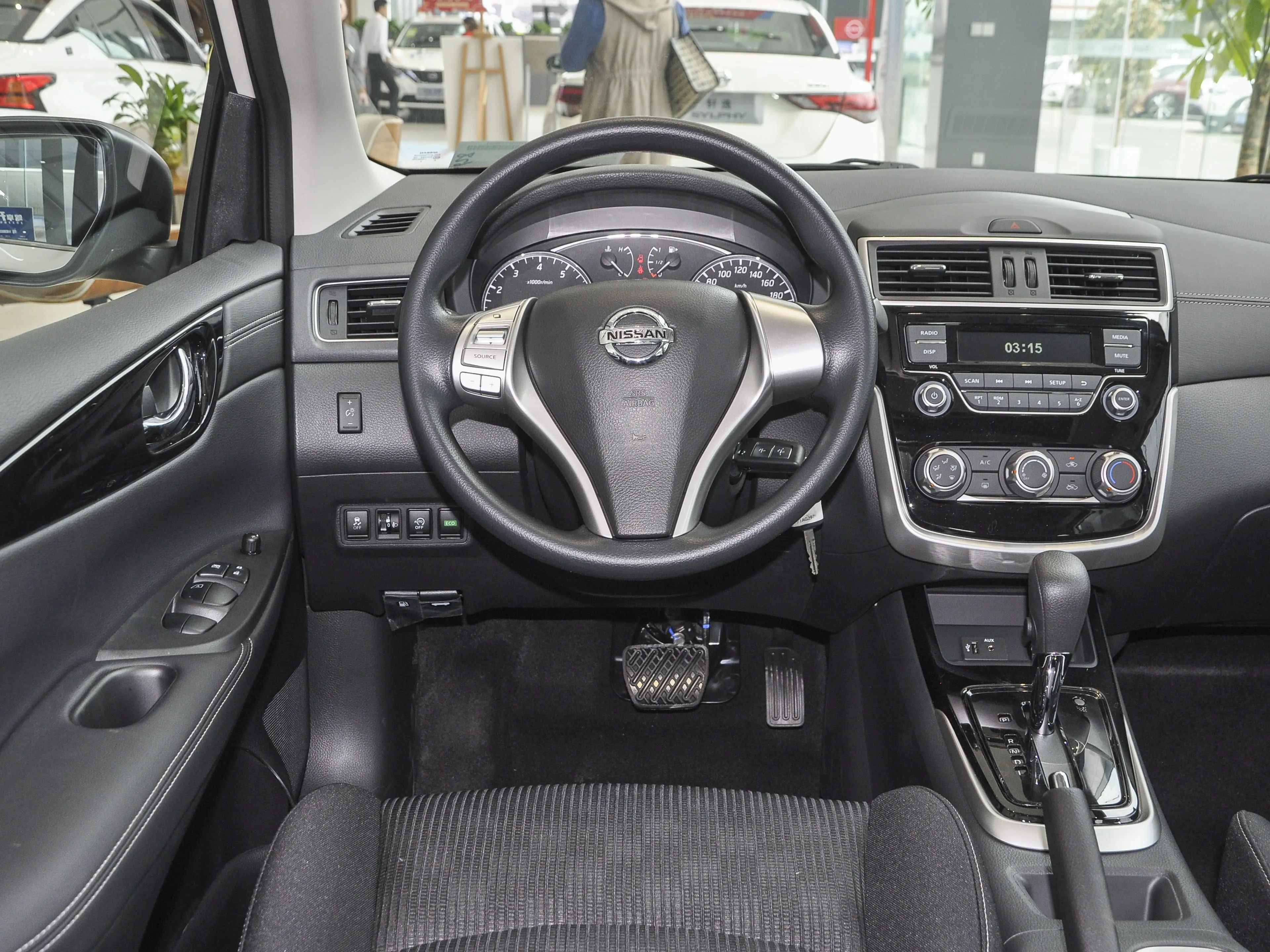 2023 Dongfeng Nissan TIIDA 1.6L левый бензин бензиновые автомобили для продажи автоматическое ручное топливо произведенные в Китае