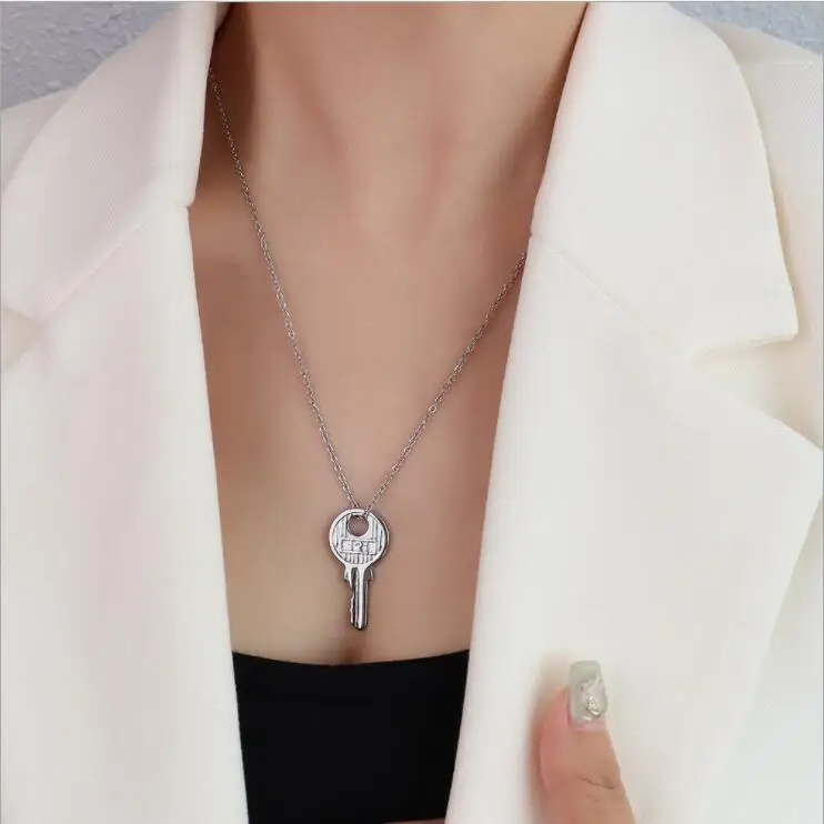Moge New Arrival Couples Jewelry Heart Locket Necklace Padlock and Key Pendant Necklace Set for Women Gift