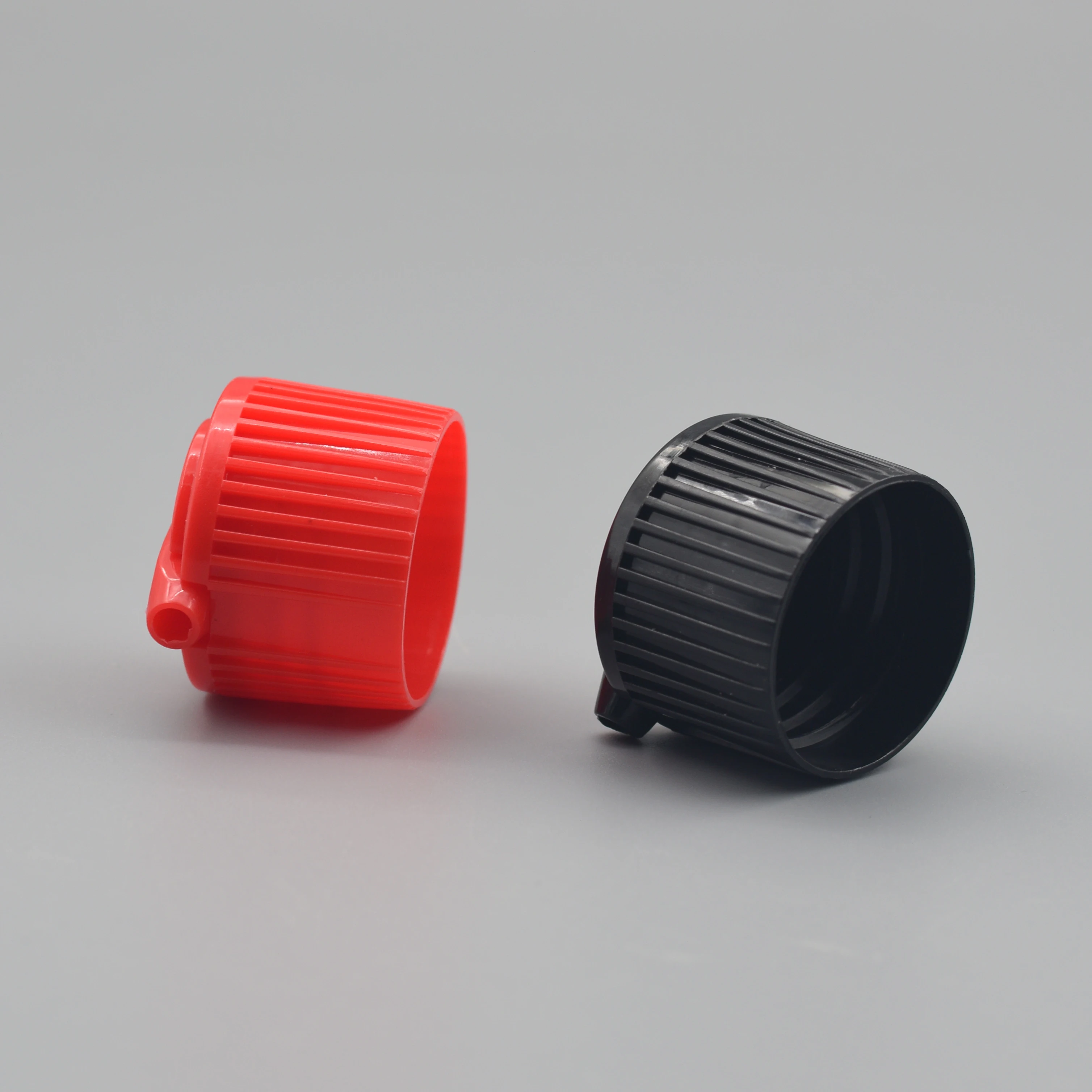 Wholesale Pp 20mm 24mm 28mm White Plastic Turret Spout Dispensing Screw Flip Top Caps for chemical bottles