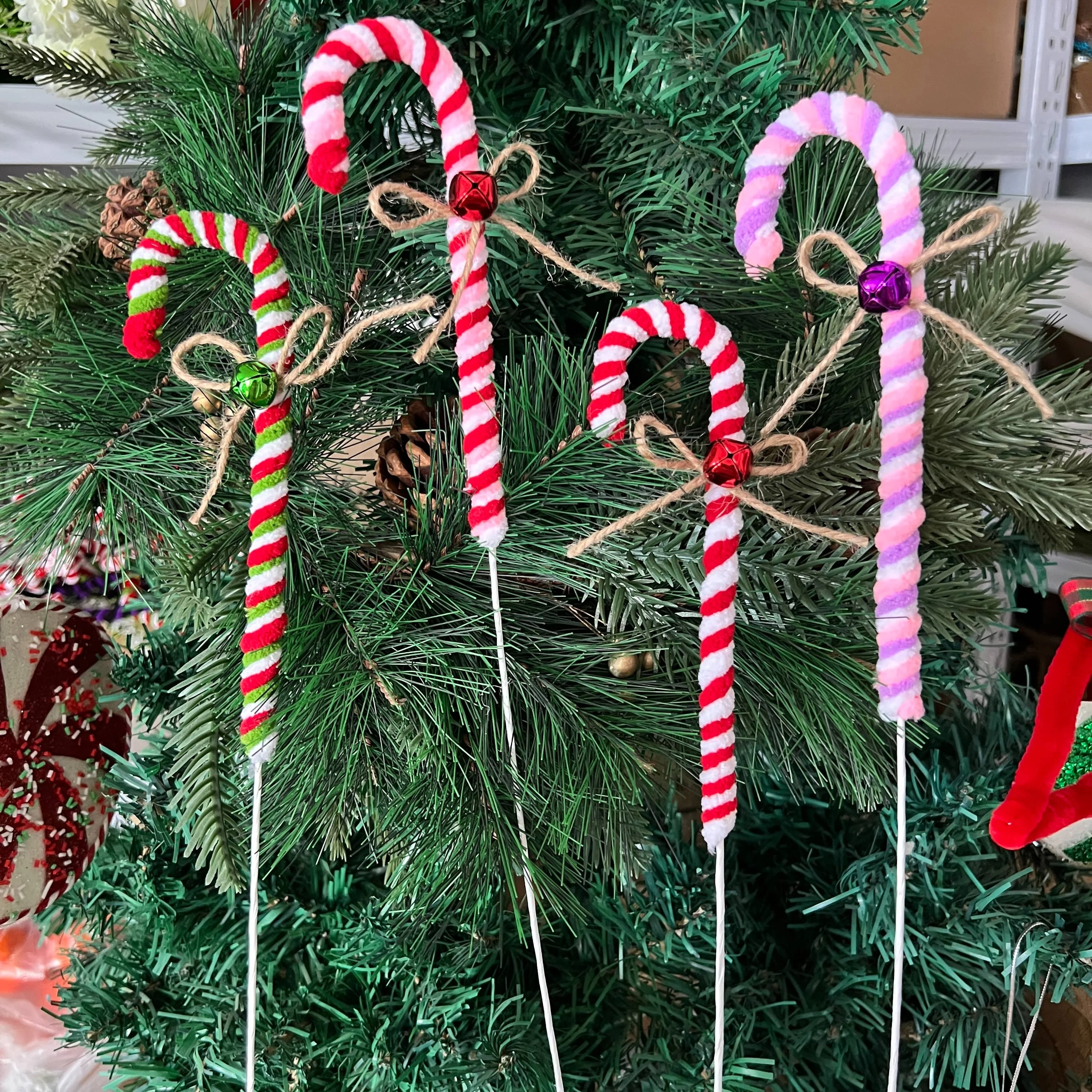 2024 Santa Gift Candy Cane Ornaments Christmas Tree Decorations Hanging Pendant Xmas Decor Bauble for Kids Outdoor Usage
