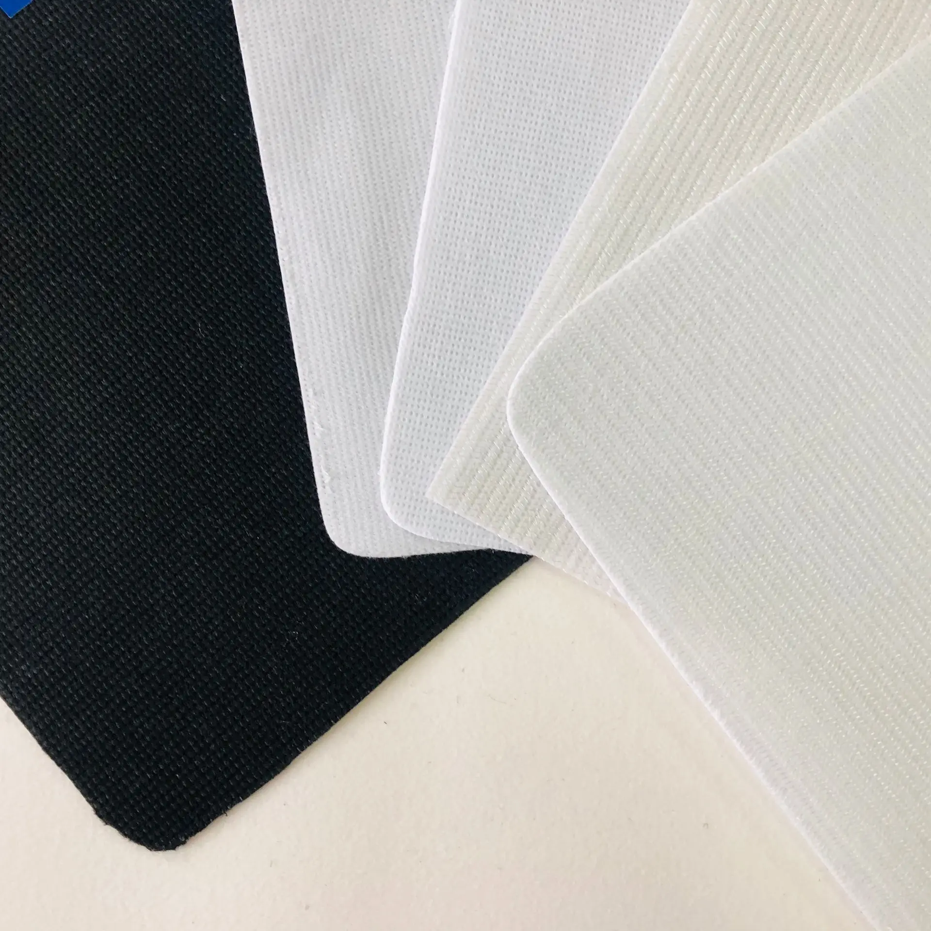 Stitch-Bonded Fabrics 14 Count Black Cloth Polyester Stitchbond Nonwoven Fabric Materials for Shoe or Bag