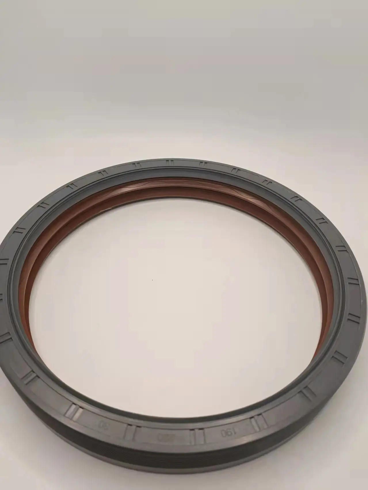 XTBenda  High quality  rubber NBR oil seal High temperature Oil seal 190*220*22 190x220x22   WG9981340113