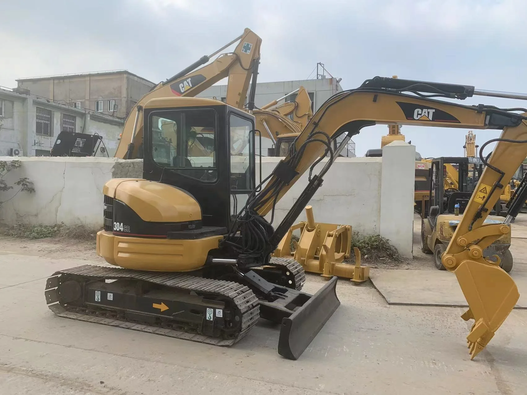 Used Cat 303.5 Mini Excavator for Sale Cheap Small Excavators 303 303.5 305 Models Available Caterpillar 320D Model Included