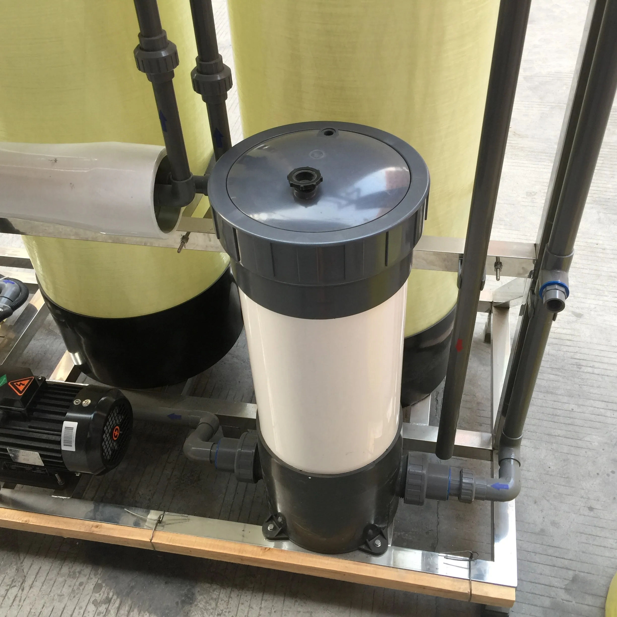 Commercial use containerized seawater desalination plant reverse osmosis system seawater and brackish water desalination machine