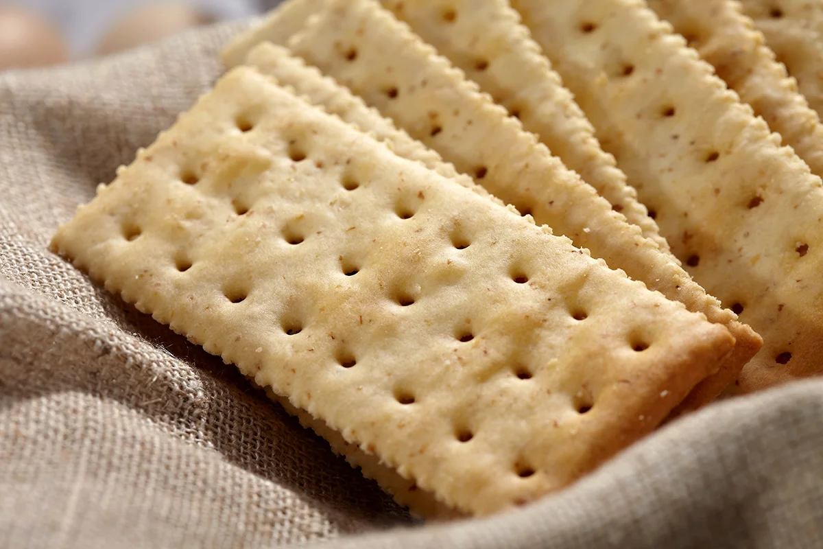
Factory supply saltine soda cracker sugar free halal biscuit 
