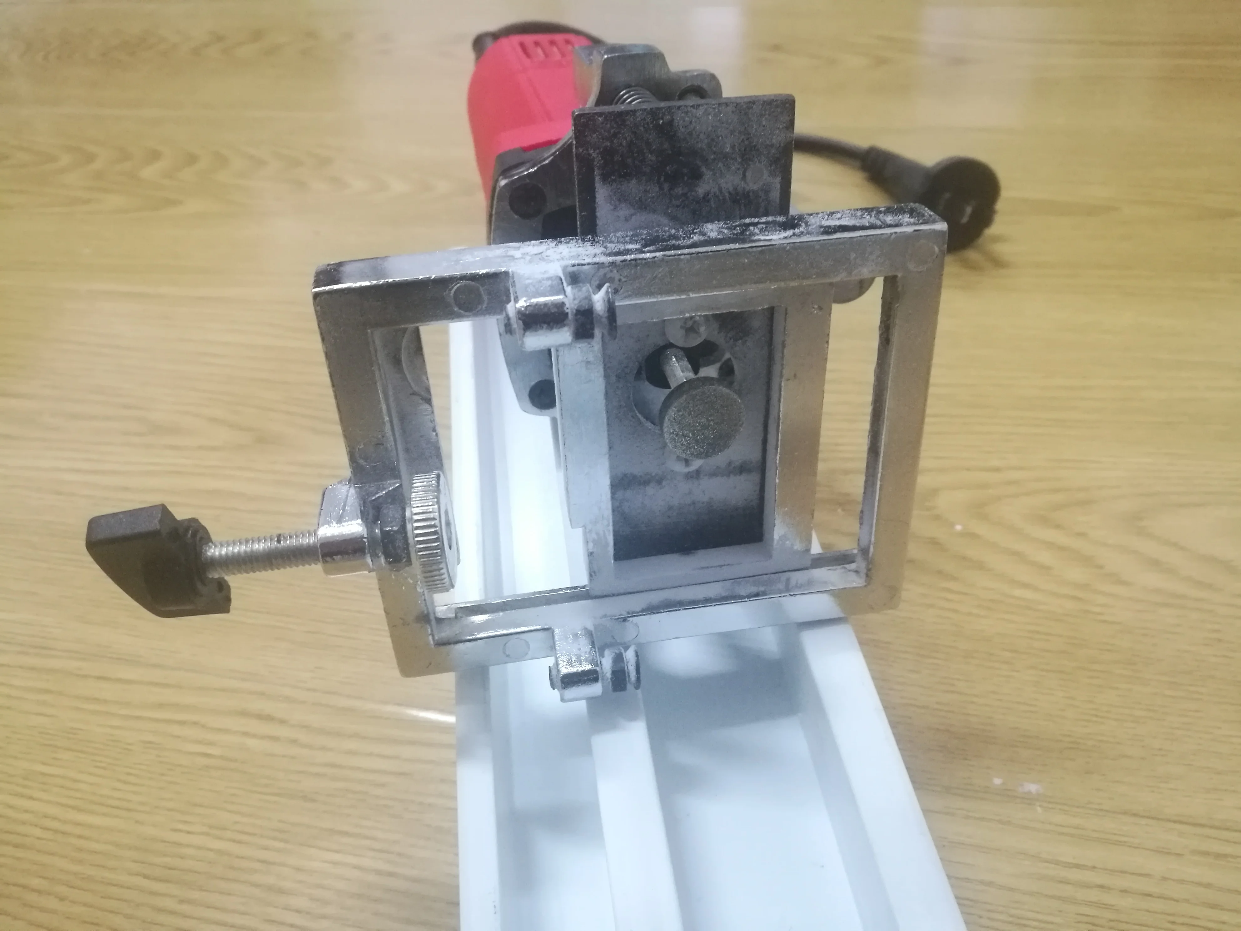 
Portable water slot milling machine for three track upvc sliding window frame profile processing 