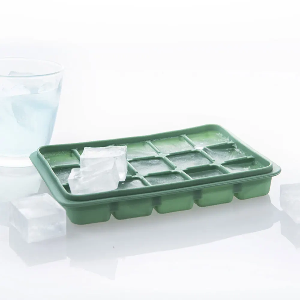 Wholesale Creative Silicone Ice Cube Ice Mold with Cover Household Refrigerator Food DIY Complementary Silicone Ice Tray