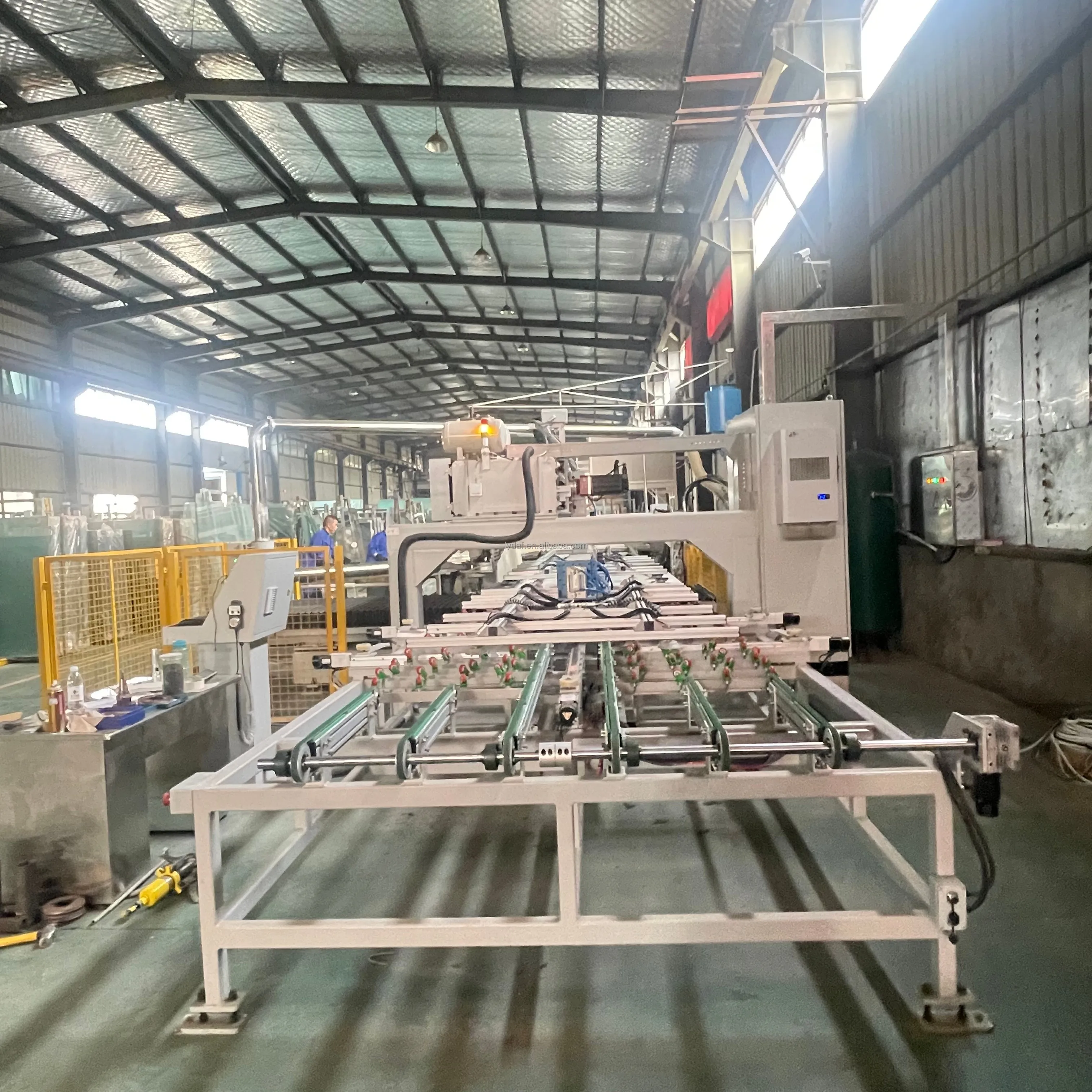 High Performance Laminated Front Windshield for New and Used Yutong 6127 6147 Models Perfect Fit for Yutong 6128