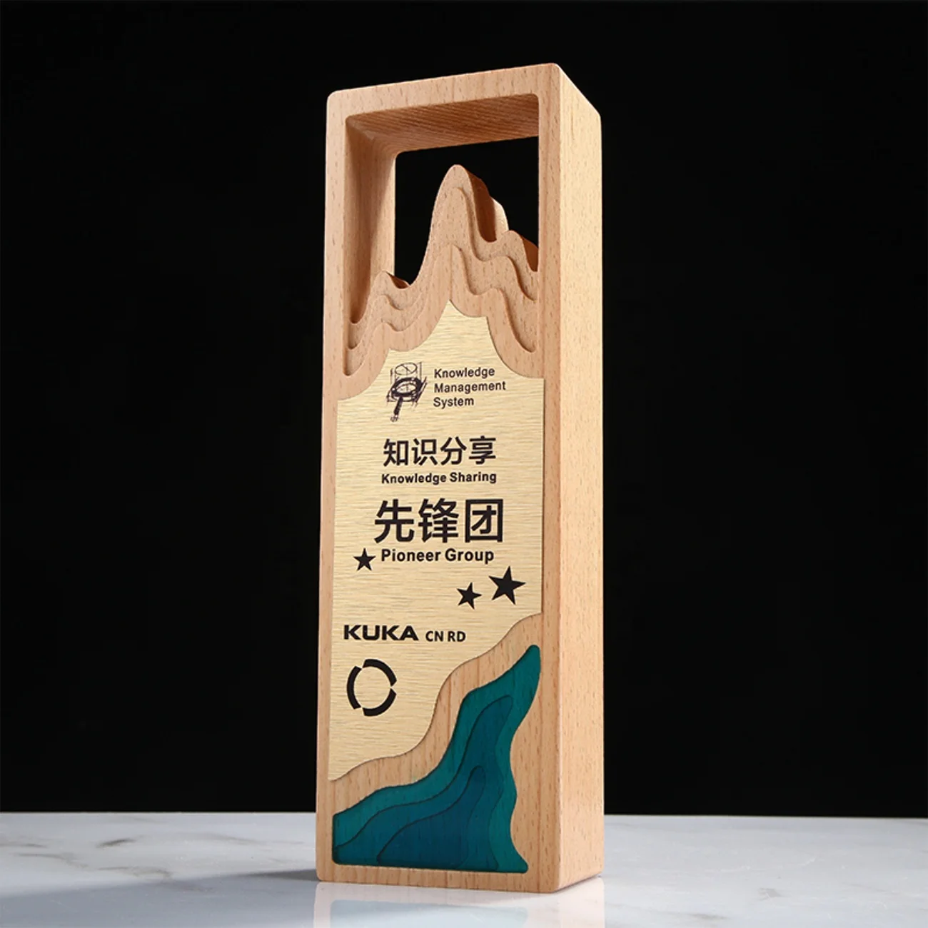 Newtguangzhouystal Glass Trophy Wcrystalved Animal Theme Laser Printed Award Plaque on Wood Bart New York Souvenir Europe Clear