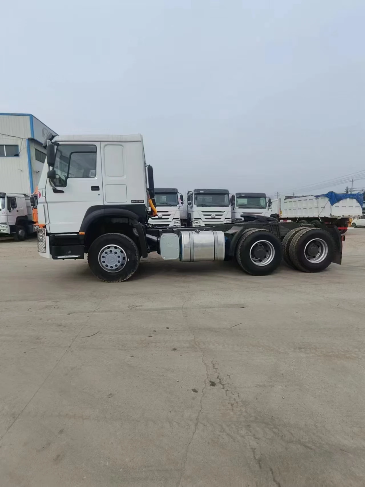 Best Selling Tractor Trucks Automatic Tractors Sinotruk 6X4 Tractor Truck For Sale