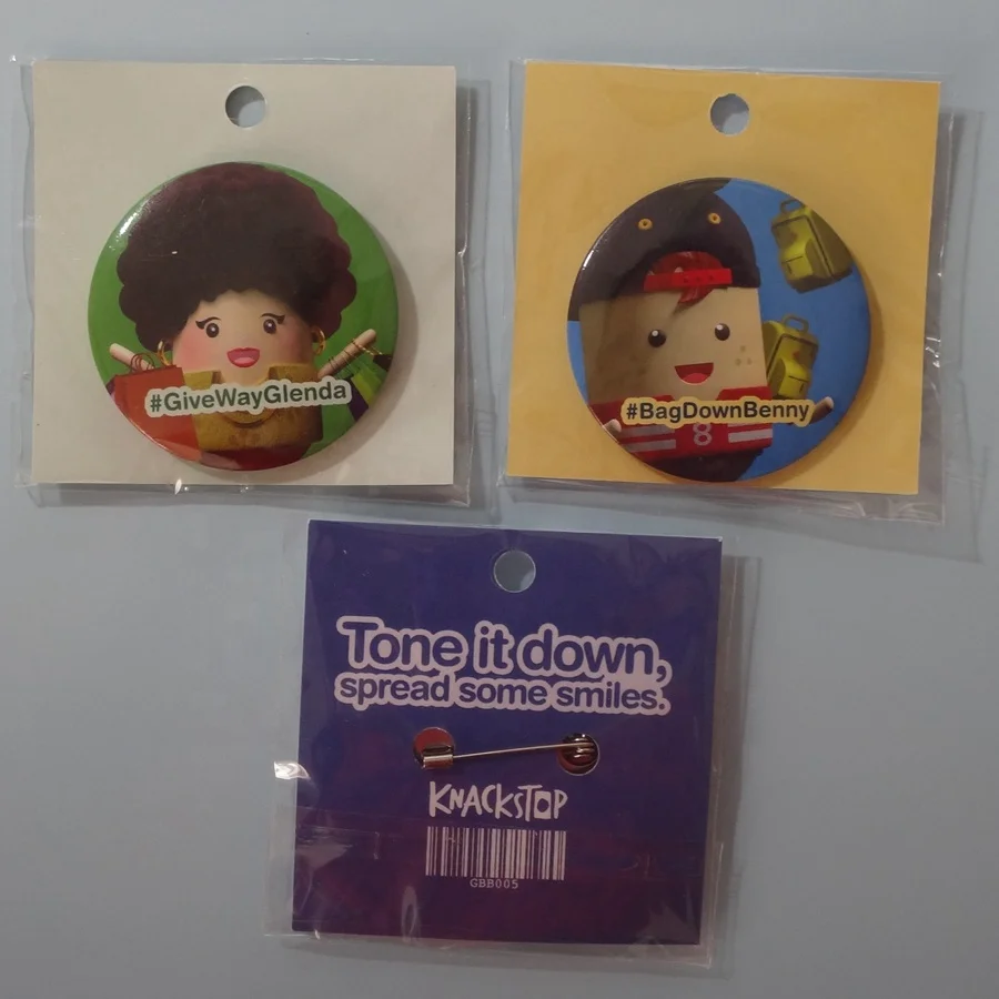 Hot selling custom personnalised button pin and badge in card supplies