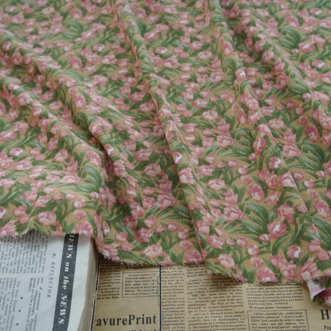 Wholesale make-to-order design print new style oil painting rose flowers digital printed fabric dress textile