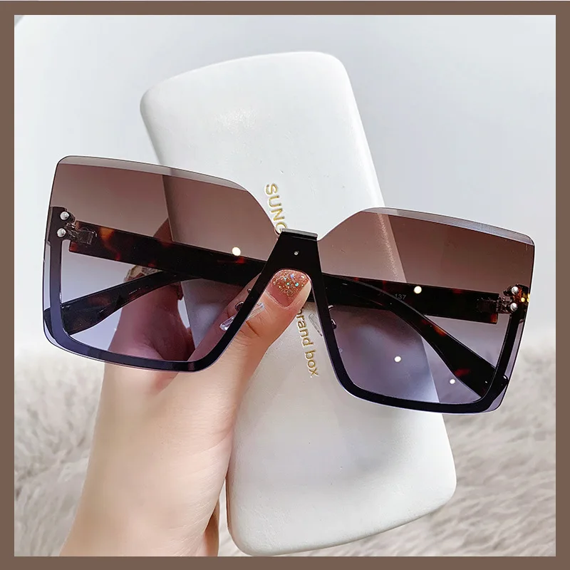 2024  Gradient Rimless Eyewear Rectangle Sunglasses Women Men Retro Cutting Lens Frameless Sun Glasses Female UV400