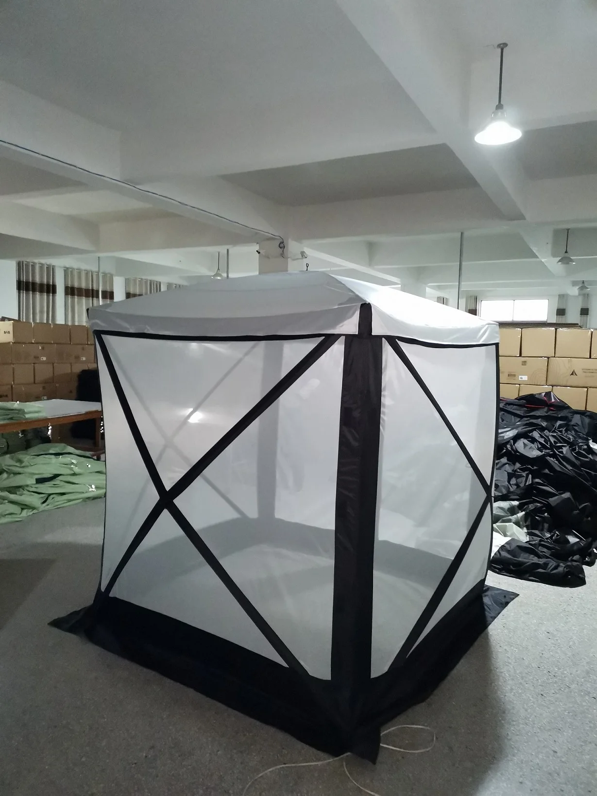 Four Walls Escape Portable Tents Quick Set Up Pop Up Outdoor Camping Outdoors Gazebo Day Tent with Mesh Windows As House Shelter