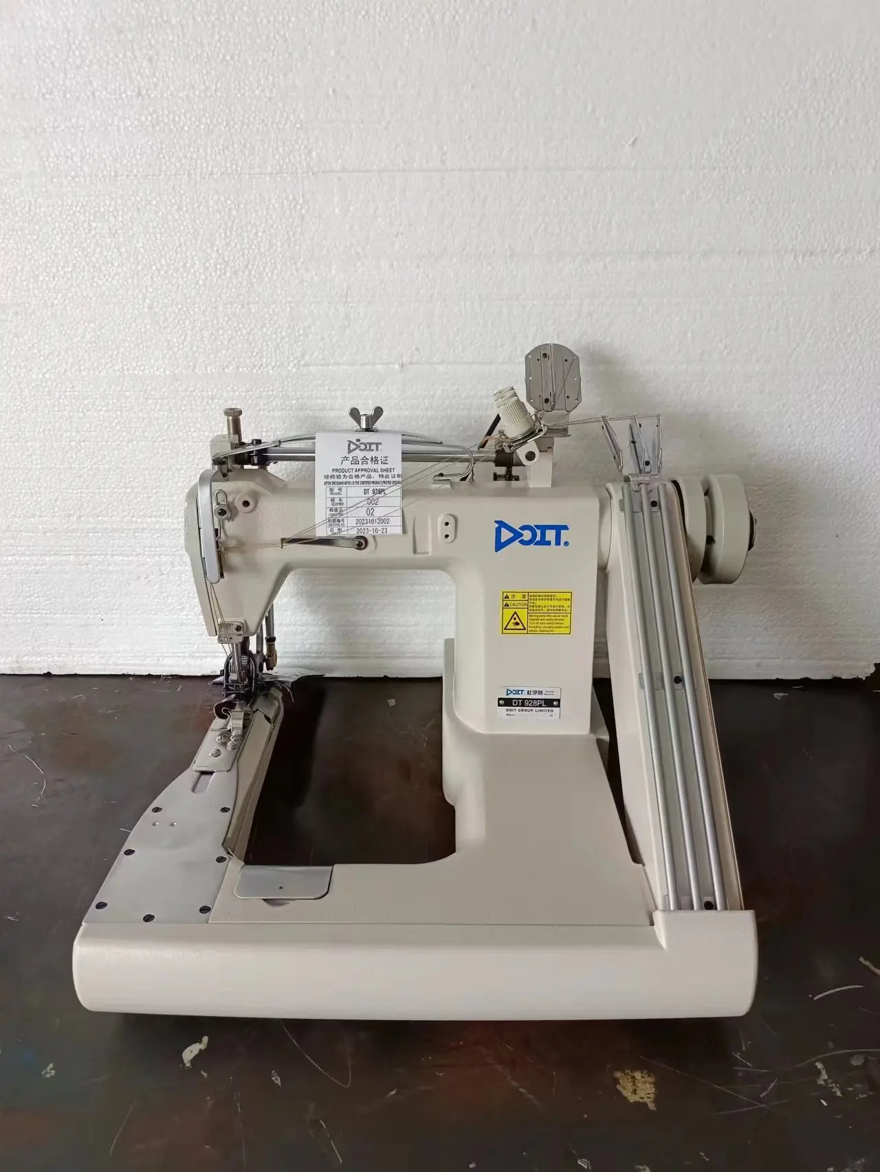 DT 927 High-Speed 2-Needle Feed-Off-The-Arm Chain Stitch Industrial Sewing Machines For Sale