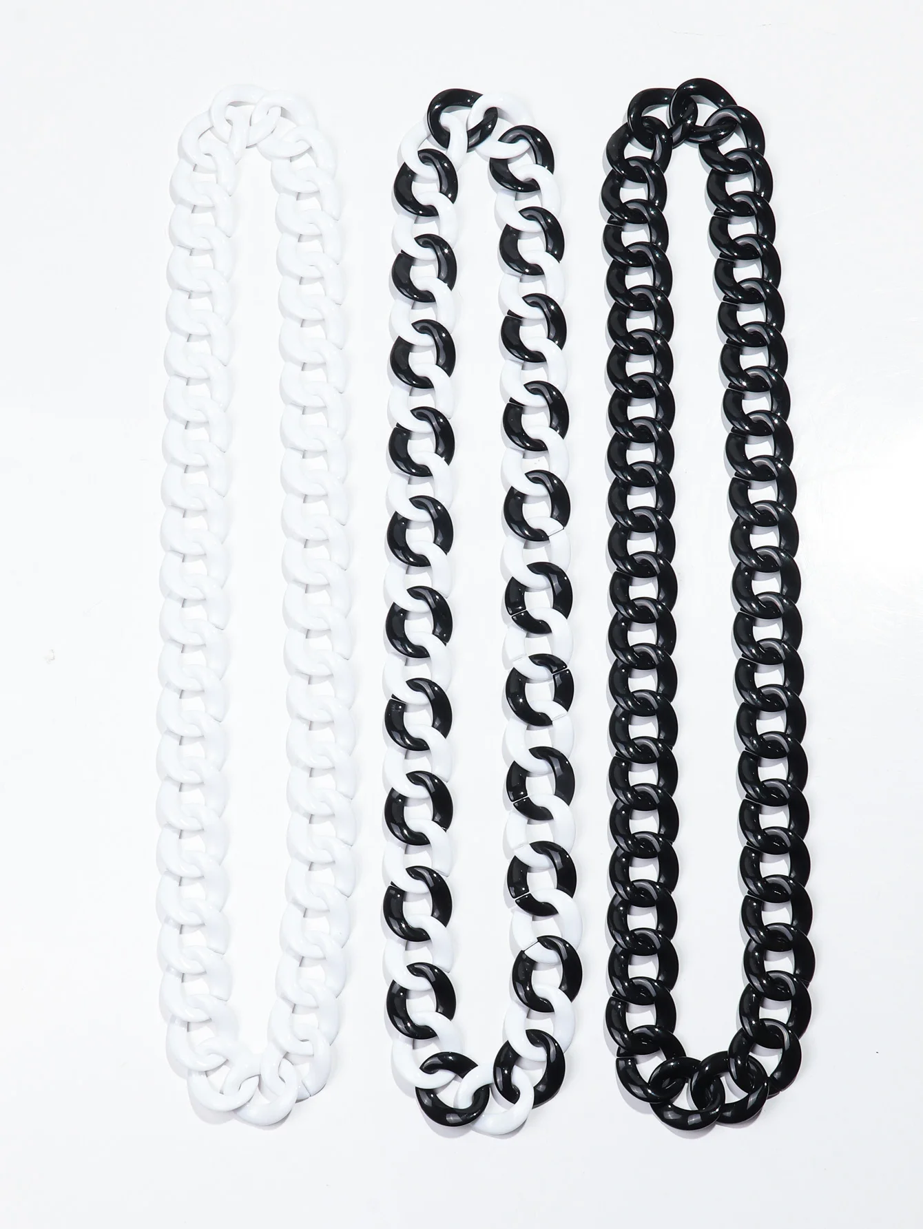 Fashion Black and White Chunky Cuban Chain Christian New Plastic Link 95cm Hip Hop Men Cool Nightclub Acrylic Long Necklace Gift
