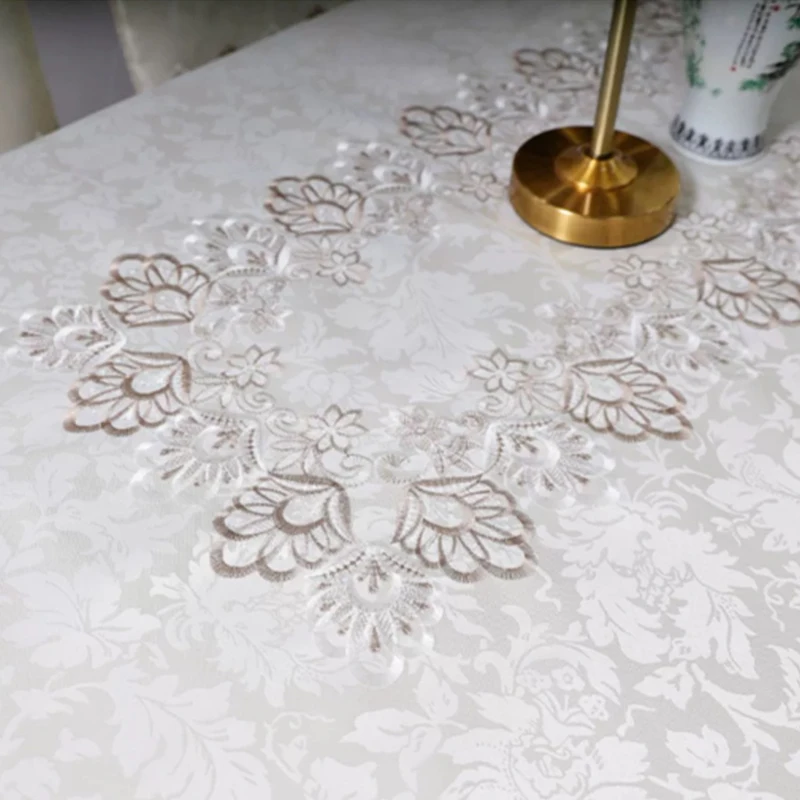 Factory Direct Selling Customized Polyester Elegant Wedding Hotel Embroidered Lace Tablecloth