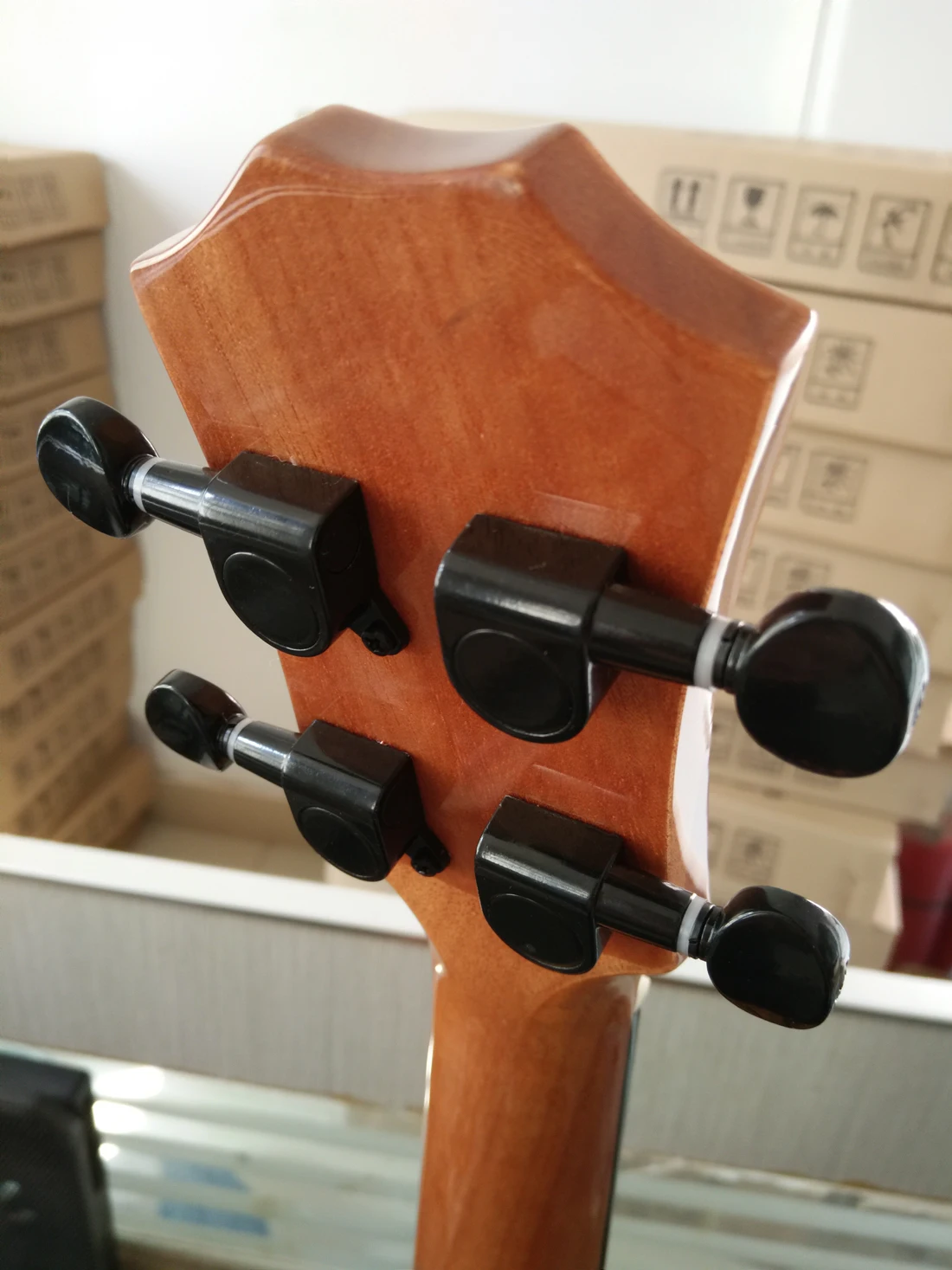 23 Inch Ukulele Concert Wooden Musical Instrument Tiger Texture Mahogany Ukulele