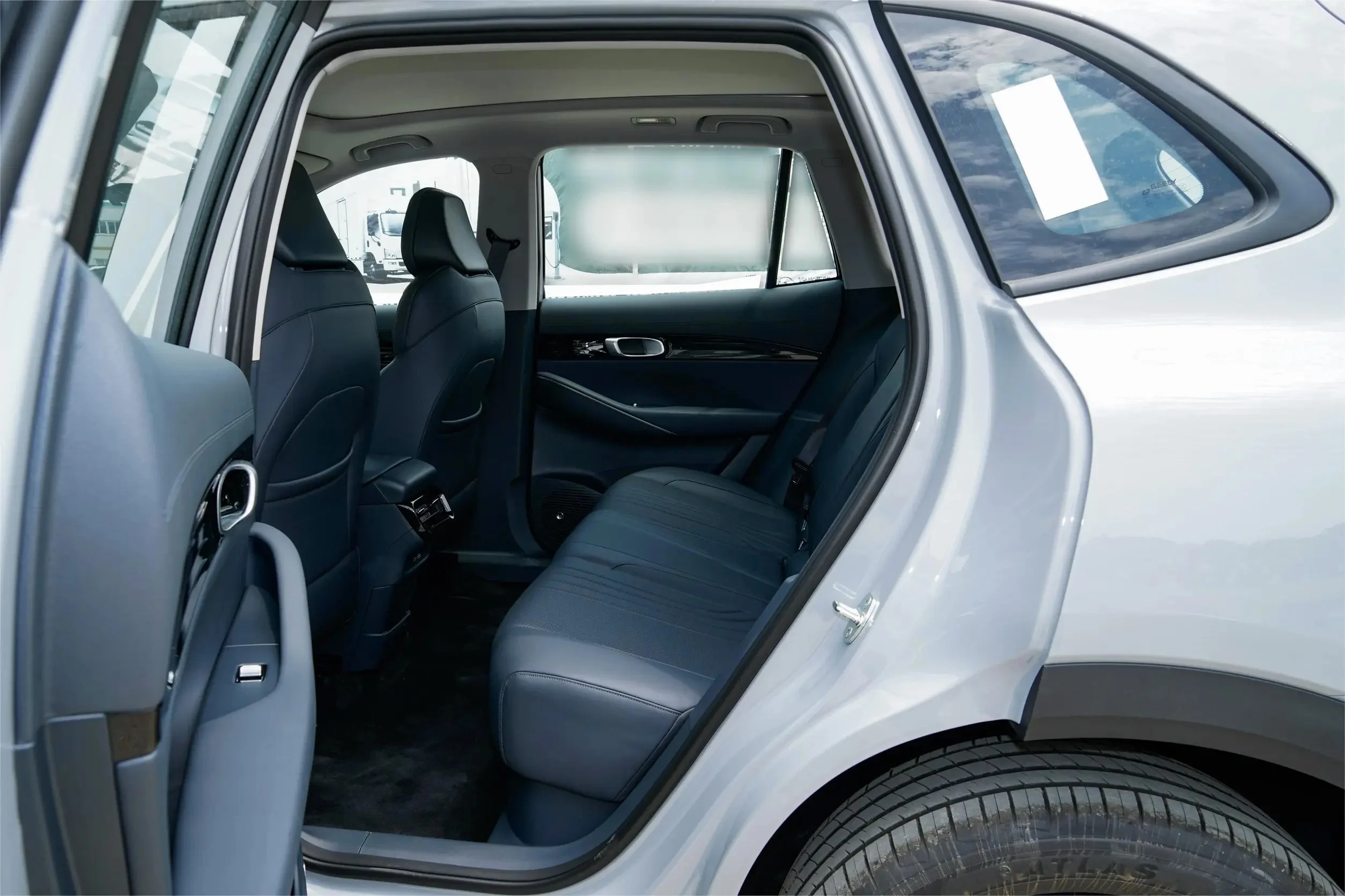 Китайский умный автомобиль компактный семейный внедорожник Geely Galaxy E5 2024 440/530 км чистый электромобиль