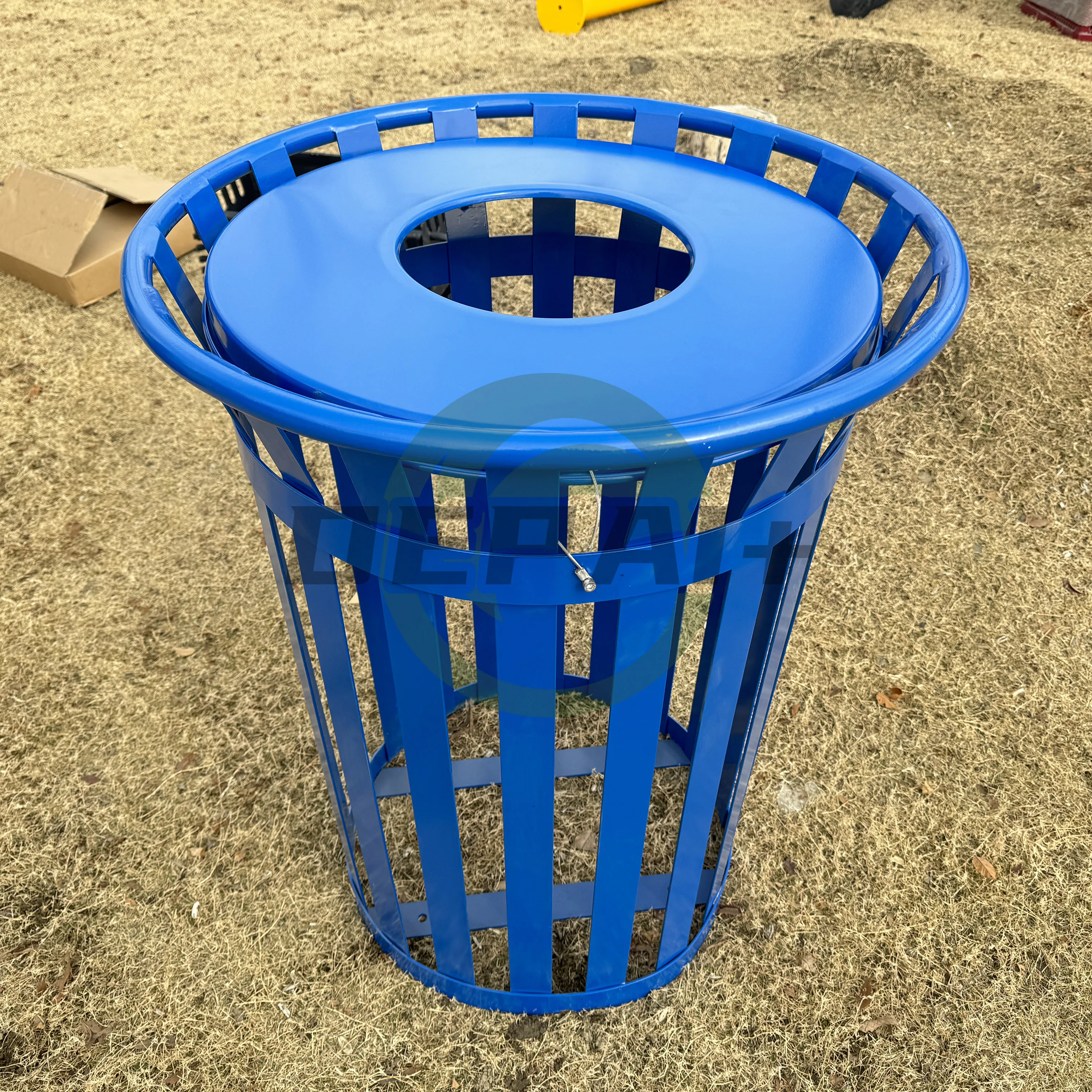 Outdoor Public Large Trash Bin Metal Slatted Steel Rubbish Waste Bin Trash Recycle Garbage Bin