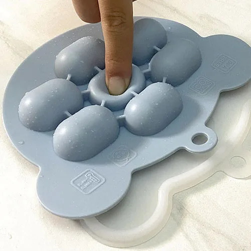 New Arrival Baby Breastmilk Popsicle Molds & Fruit Feeder Set Silicone Pacifier Feeder and Teether for Baby Teething Pacifier