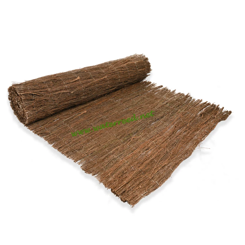 Забор из щеточного дерева