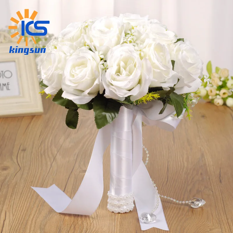 European-style Bride Holding Flowers Wedding Holding Flowers Wedding Bouquet Upscale Bouquet Wedding Supplies