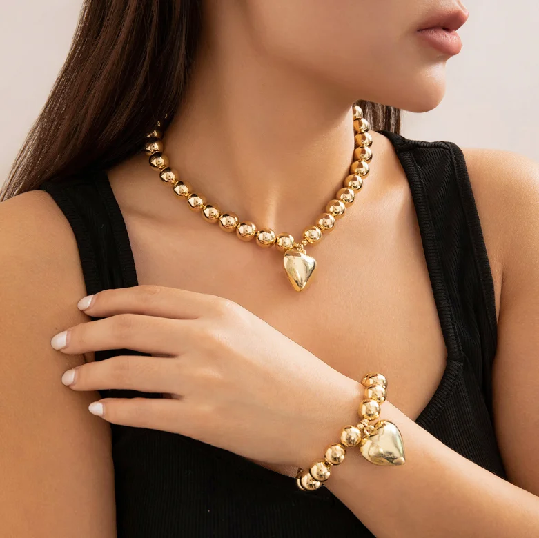 Vintage Gold Color Thick Peach Heart Pendant Necklace Bracelet Set for Women Punk Imitation Pearl Choker Necklace Party Gift