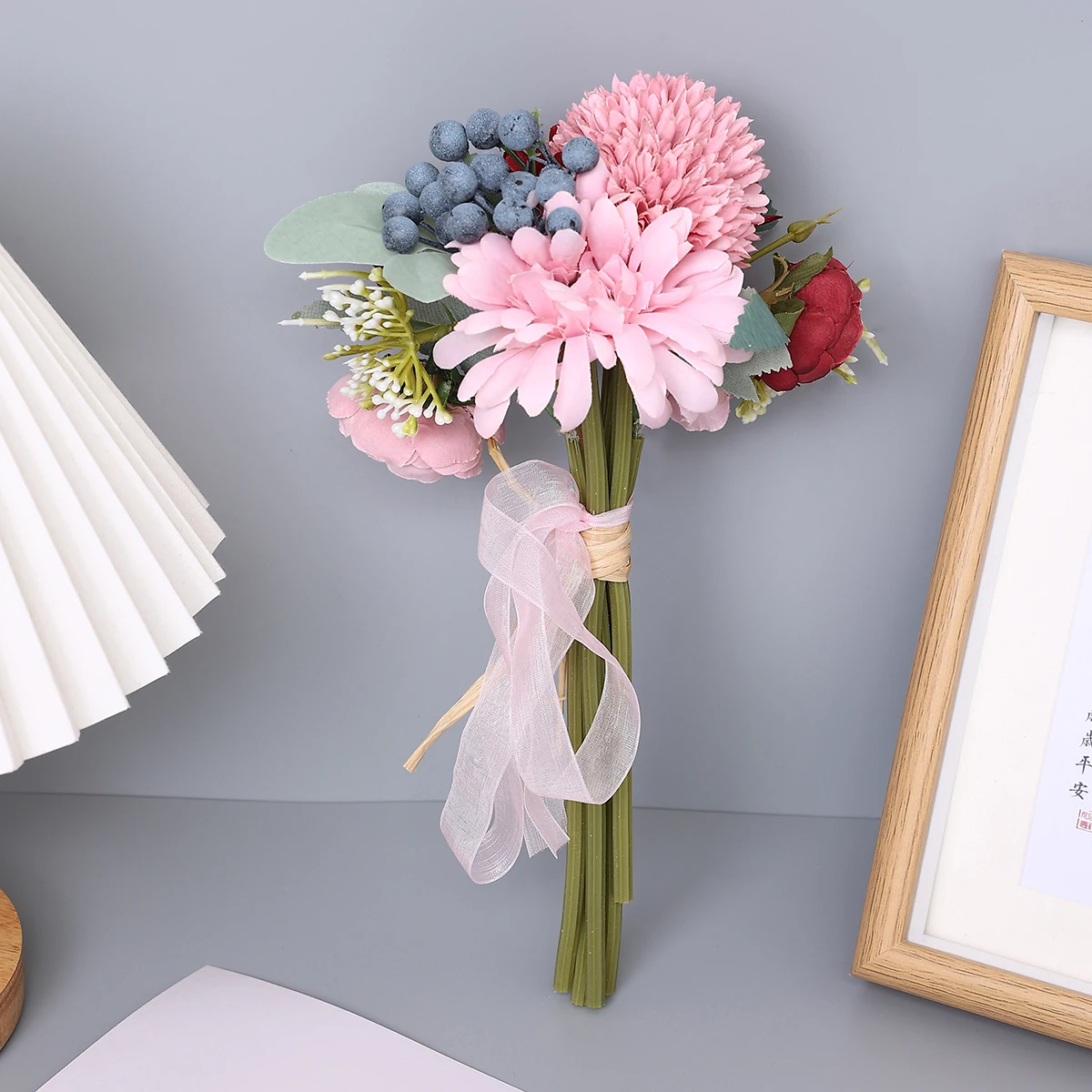 Hot Selling Fashion Tea Buds Daisies Blueberries Bouquet Simulation Handheld Bouquet Wedding Party Decoration