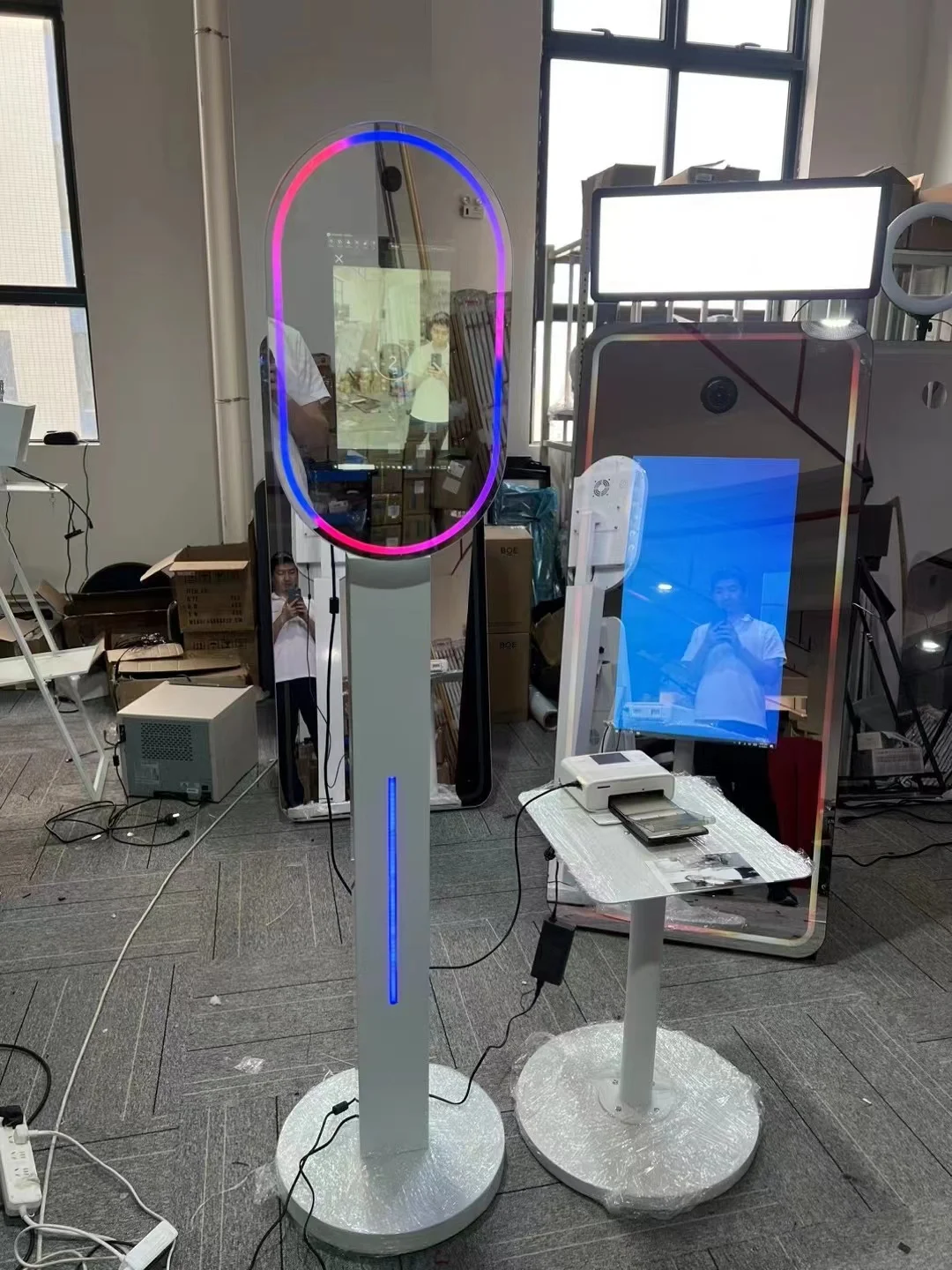 Photomaton miroir magique 13.3 inch mirror photo booth selfie magic led light frame oval mirror photo booth