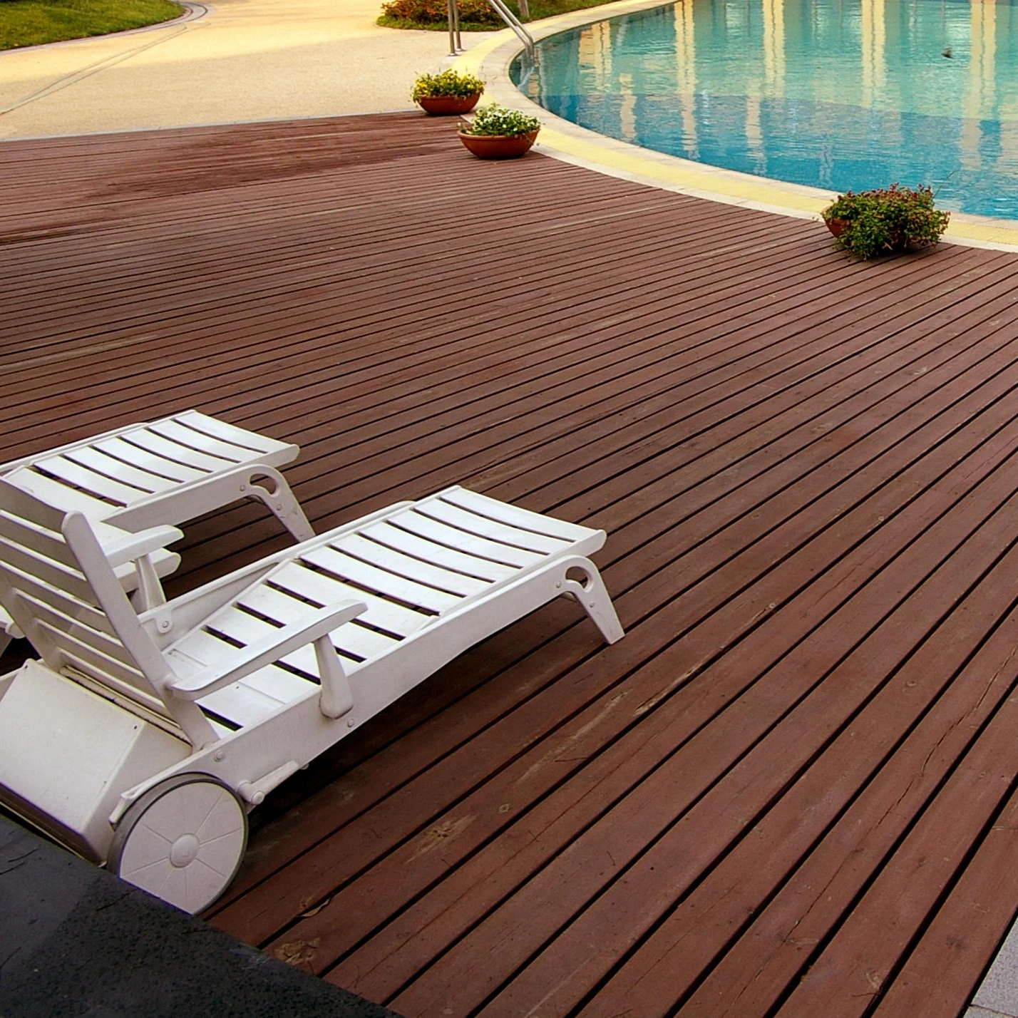 New designed Outdoor Engineering anti-scratch/UV sanding capped wpc floor composite decking patio decking
