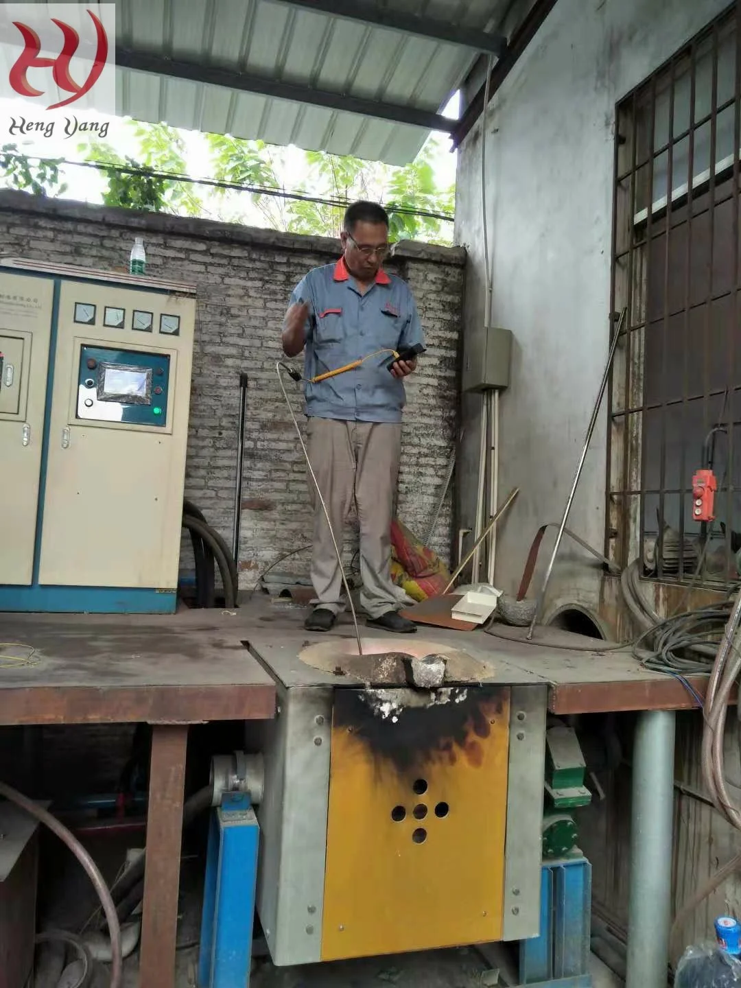  Небольшая индукционная печь для плавления стекла и золота