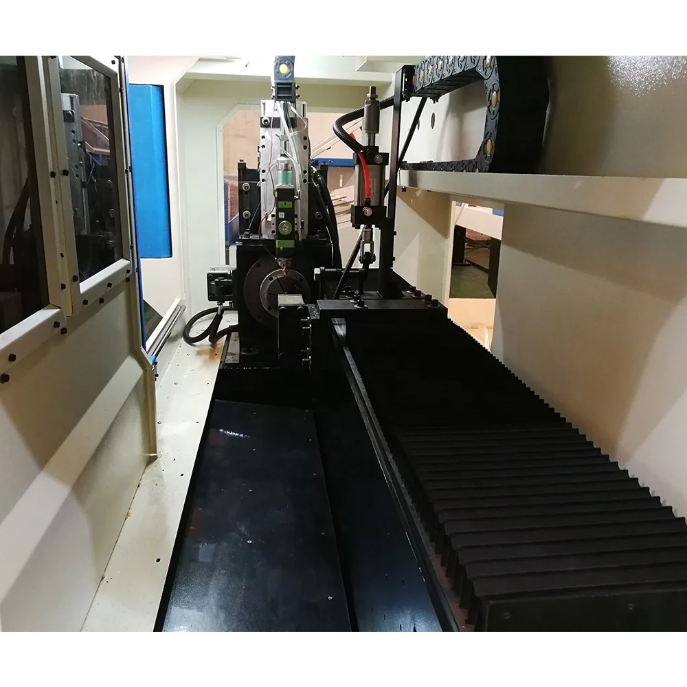 
China 2000w hot sale auto parts metal steel pipe tube fiber laser cutting machine price 