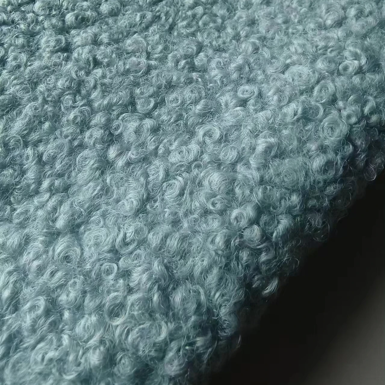 100% Polyester Knitted Teddy Bear Fur Fabric Sherpa Fleece Stretch Velvet Breathable Woven 75d Yarn Count for Boys Girls