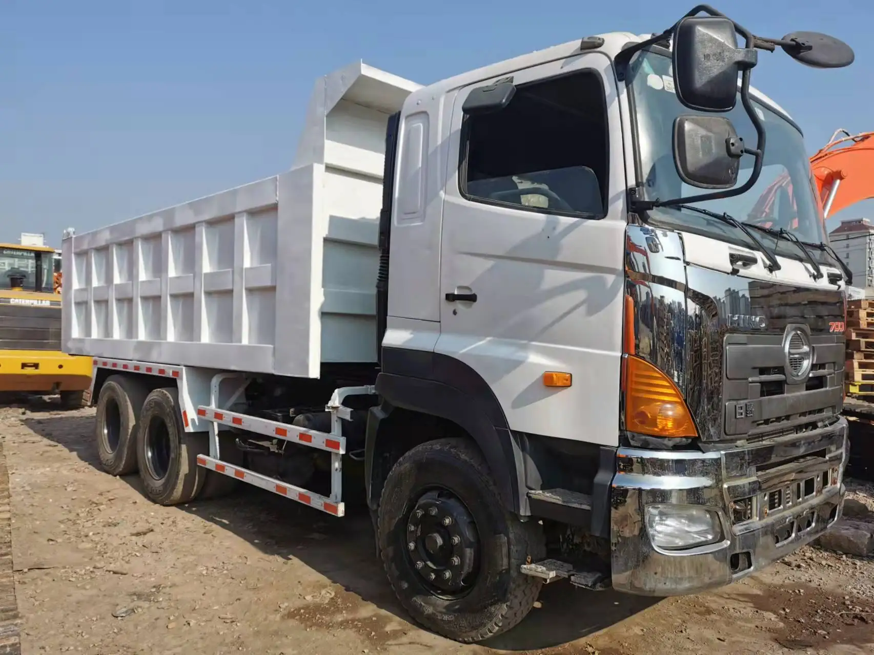 Cheap price used hino 700 original japan 6x4  dump truck