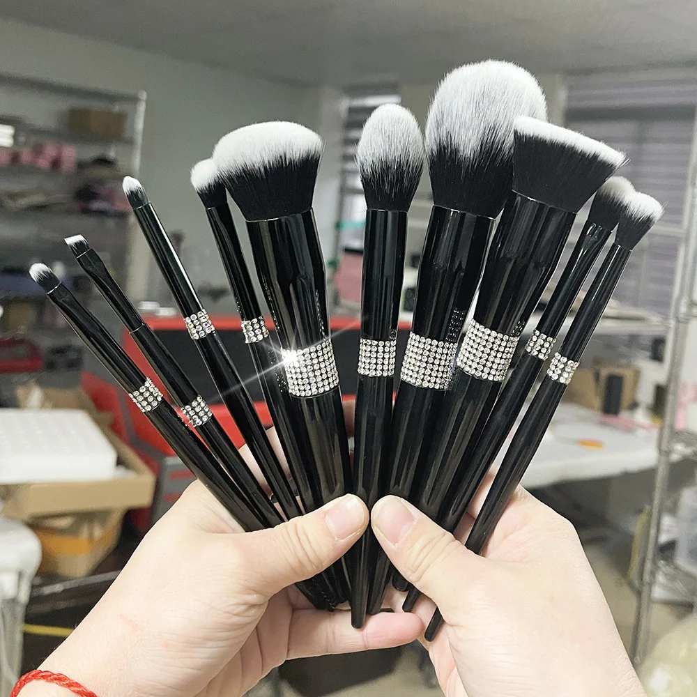 Custom Logo Cosmetic Brush 10 Pcs Diamond Glitter Makeup Brush Set Hair Beauty Foundation Eyes Makeup Brush Set With Bag